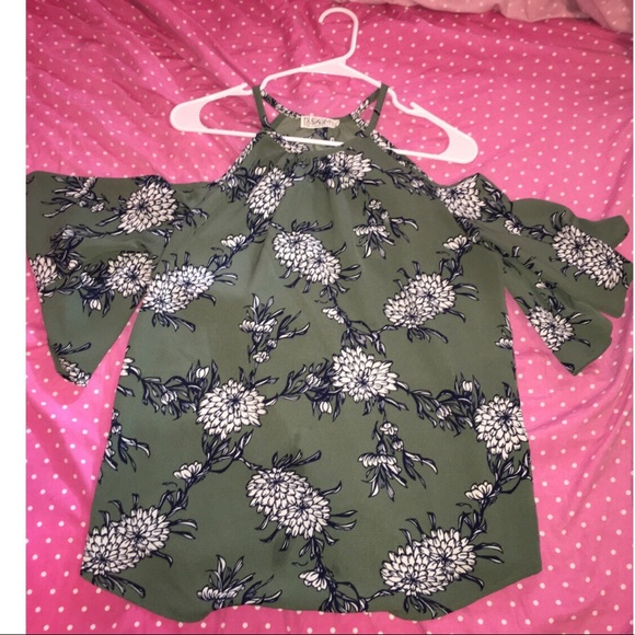 Open Shoulder shirt - Picture 2 of 2